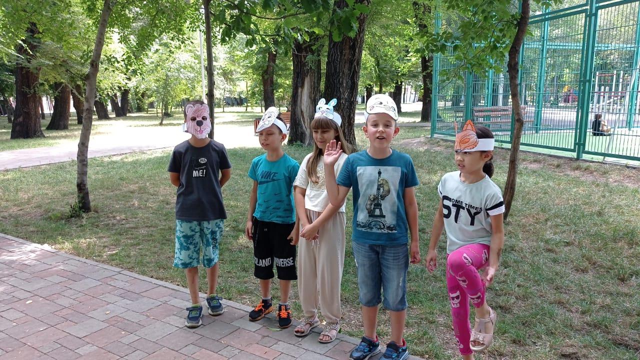Лагерь: ертегілерді сахналау/Лагерь: Инсценировка сказки