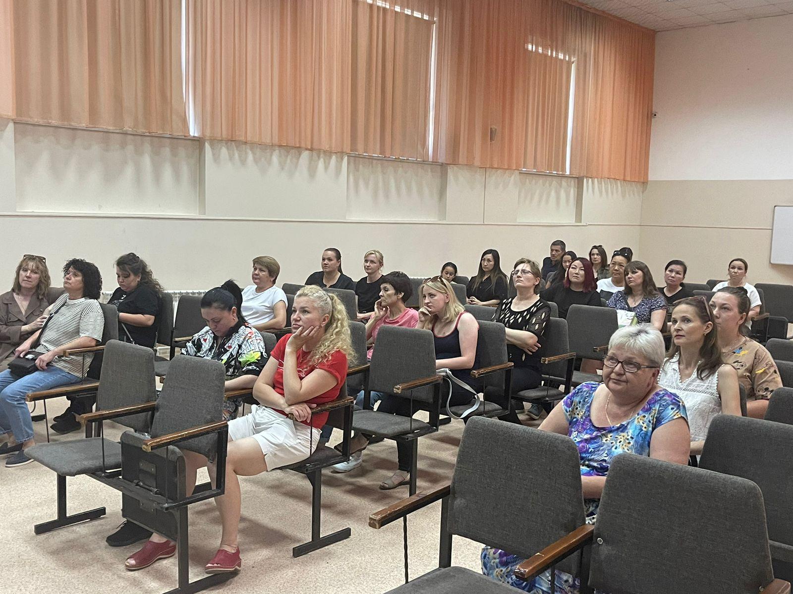 Болашақ бірінші сынып оқушыларына арналған ата-аналар жиналысы! Родительское собрание для будущих первоклассников!