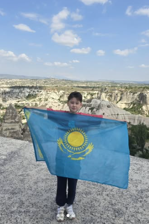 Жаз қызып тұр, ал КММ №71 МЛ оқушылары оны көңілді де пайдалы өткізіп жатыр! 🚀📚🌞✨ Лето в самом разгаре, а наши ученики КГУ ШЛ №71 проводят его весело и с пользой! 🚀📚